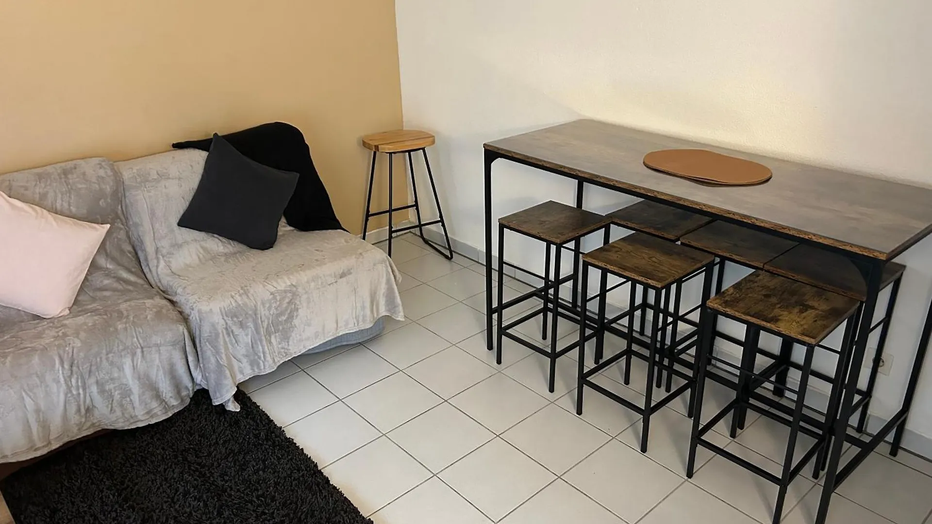 Appartement Deux Chambres Jardin Parking Portet-sur-Garonne 0*,  Frankrig